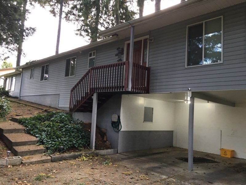 2075 E Main St, Cottage Grove, OR 97424 House Rental in Cottage Grove