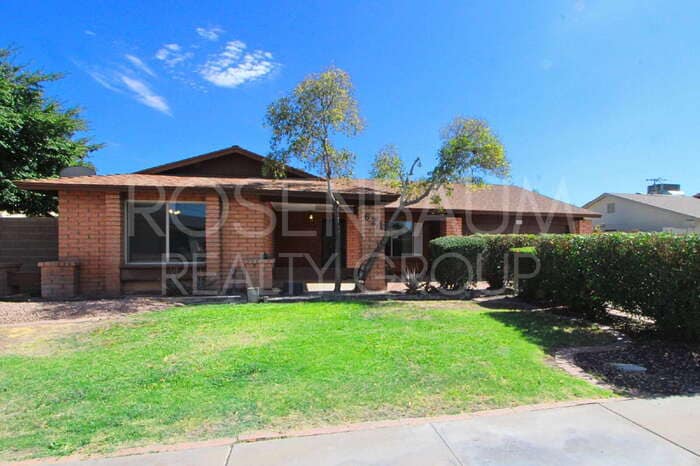 Foto principal - 621 W Los Lagos Vista Ave