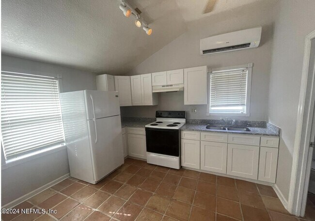Foto del edificio - 1810 Landon Ave