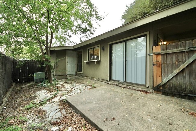 Building Photo - 2809 Parker Ln