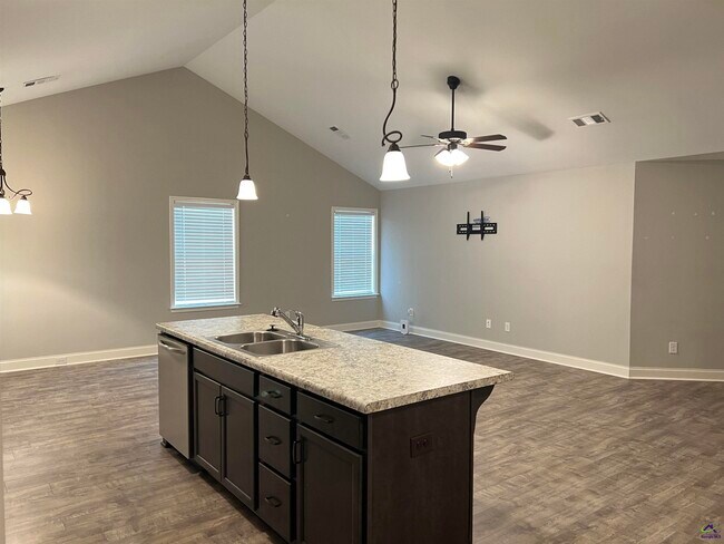 Building Photo - 232 Allentown Ln