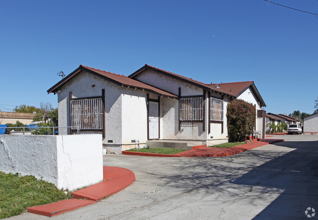 Primary Photo - 303 Laurel Ave