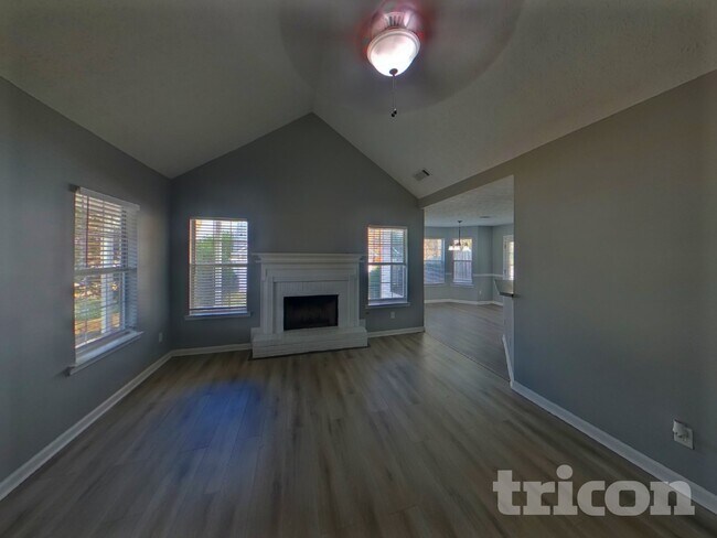 Foto del edificio - 210 Pebble Creek Dr