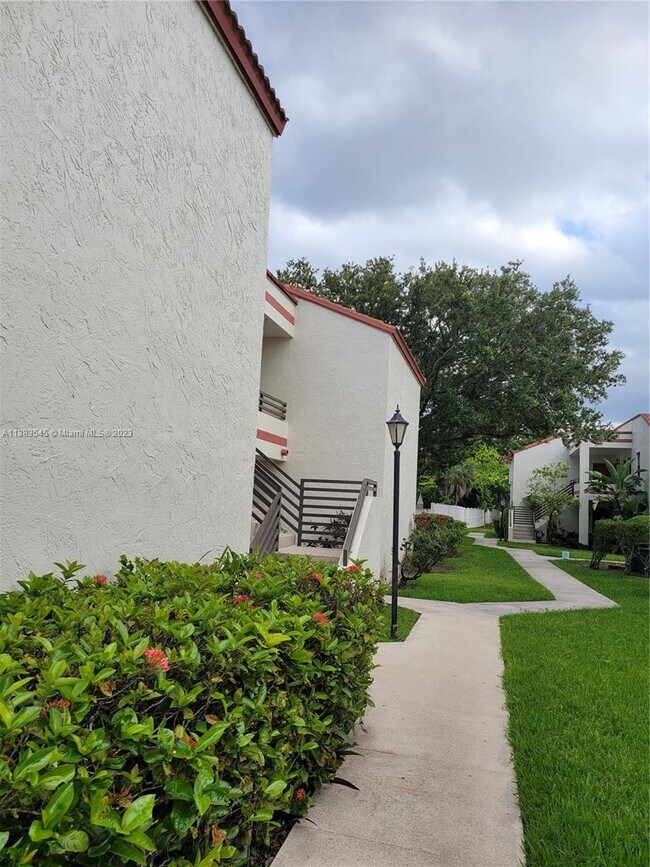 Foto del edificio - 1078 N Hiatus Rd