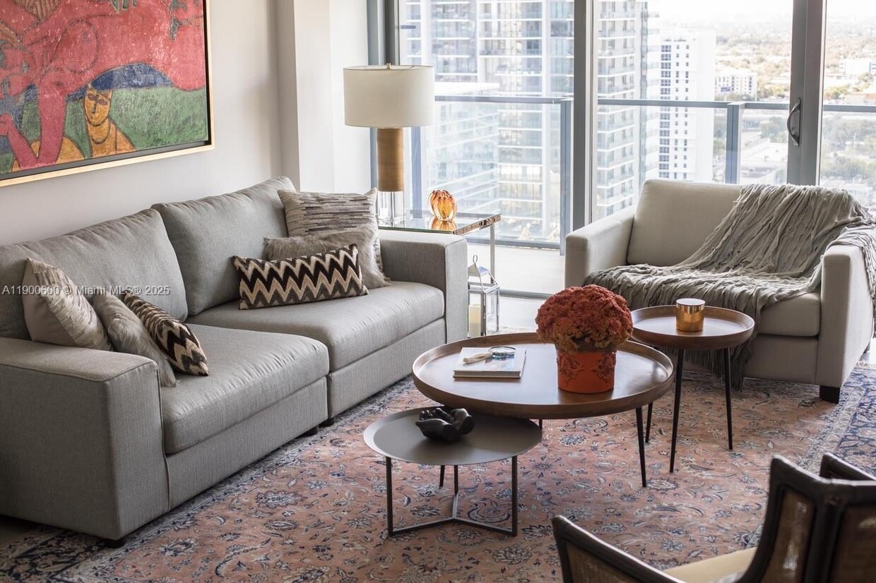 Foto principal - 68 SE 6th St