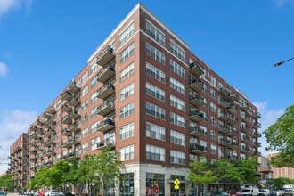 Building Photo - 6 S Laflin St