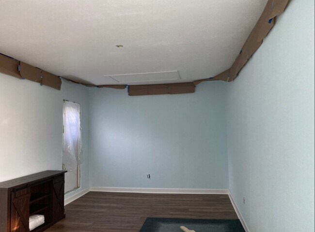 Building Photo - 926 Cornelius Ave
