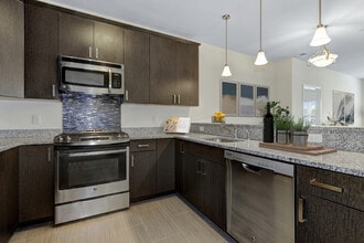 Building Photo - Fair Lawn Promenade