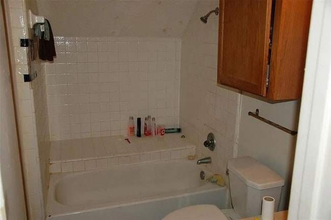 Building Photo - 9815 Walnut St