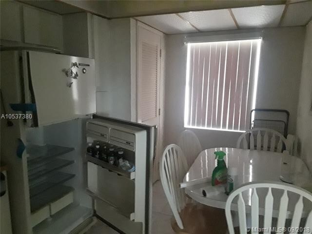 Foto del edificio - 4015 W Palm Aire Dr