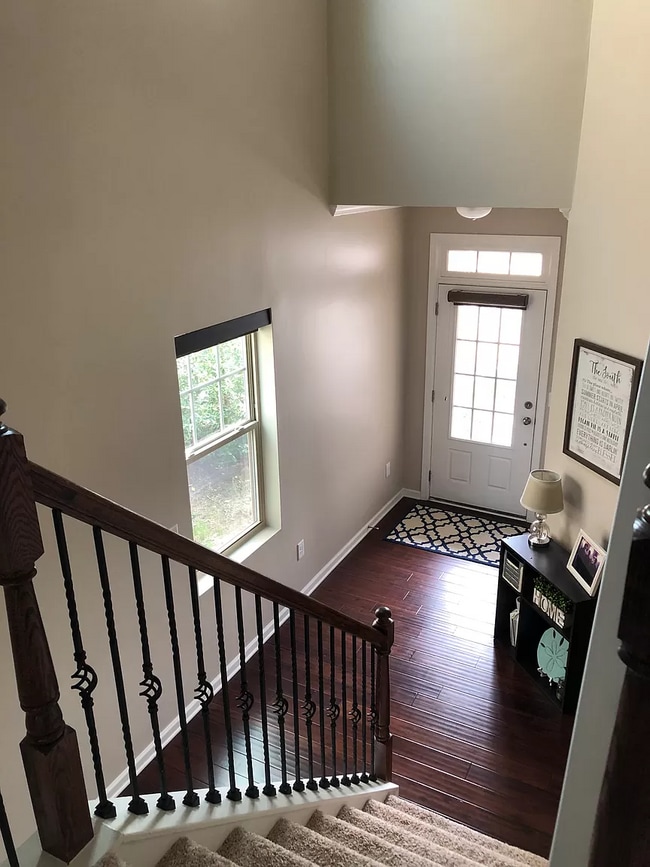 Foyer - 1030 Spacious Skies Ln