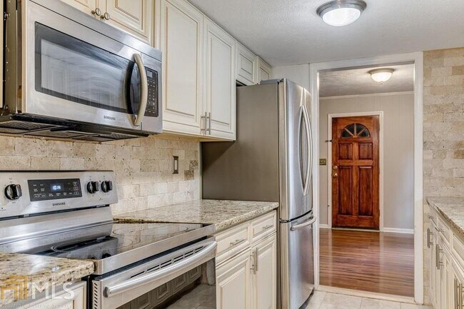 Building Photo - 375 Alpine Dr