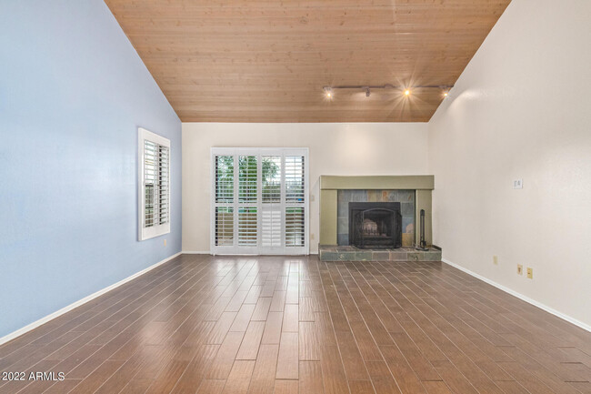Building Photo - 7917 E Joshua Tree Ln