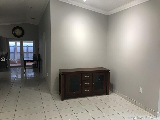 Foto del edificio - 3148 W 70th Terrace
