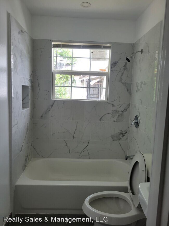 Building Photo - 1 br, 1 bath House - 2321 Ludlow Avenue