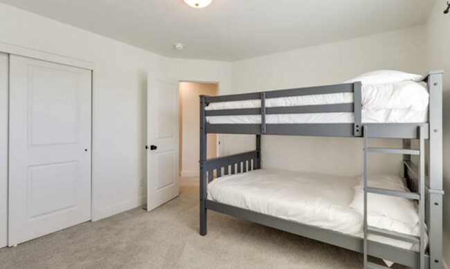 Building Photo - FURNISHED Charming 4 bedroom, 2.5 American Fork Home