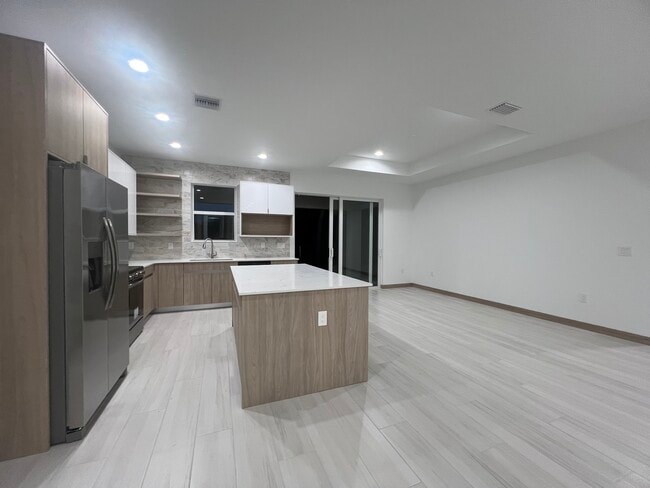 Building Photo - 4135 Watson Ave