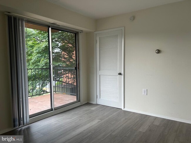 Building Photo - 125N Clubhouse Dr SW