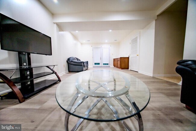 Foto del edificio - 3308 Heidi Ln