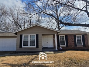 Building Photo - 6540 Los Cimas Dr