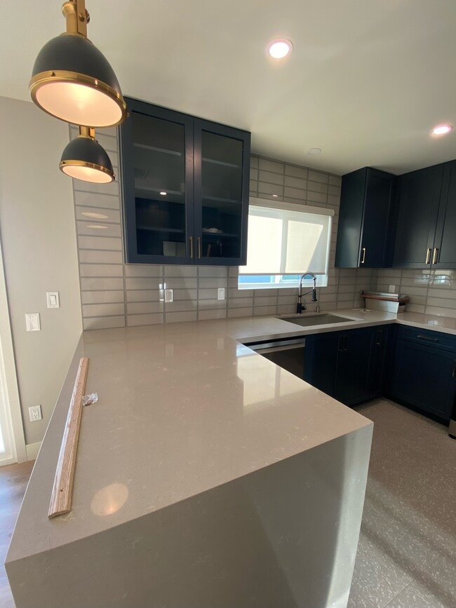 Foto del edificio - 4856 Pacifica Dr