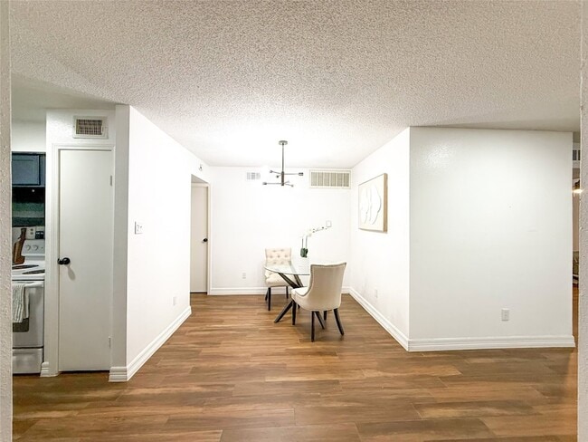 Building Photo - 2120 El Paseo St