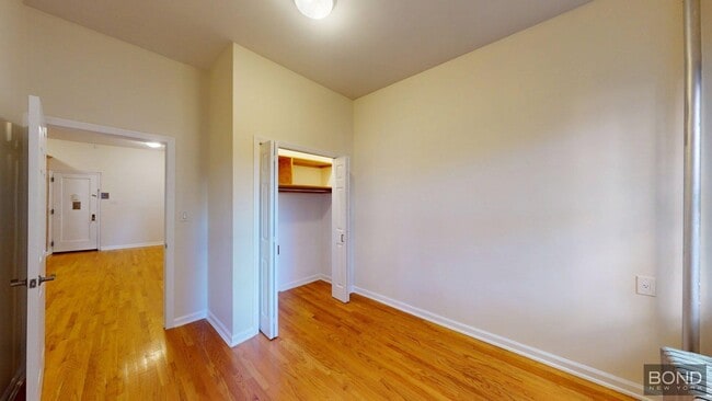 Building Photo - 212 Grand St