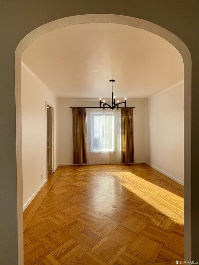 Building Photo - 1100 Eucalyptus Dr