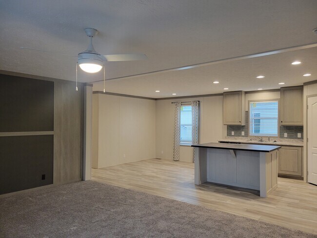 Foto del edificio - 9068 Windward Dr