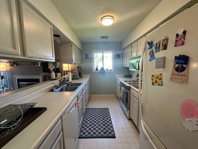 Building Photo - 3116 Windcrest Ct NE