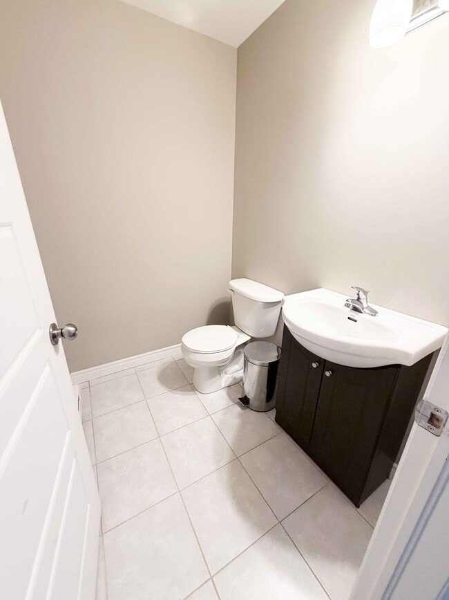 Building Photo - 55 Ladysmith Dr
