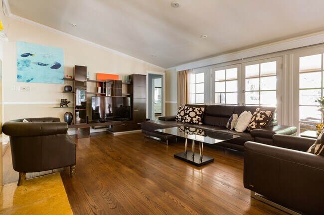 Foto del edificio - 5104 Tampa Ave