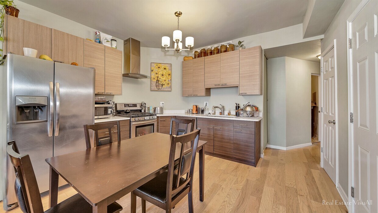Foto principal - 3730 N Ashland Ave