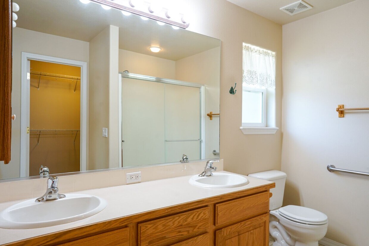 Primary Photo - 4 Bedroom 3 Bath beneath Canfield Mountain!
