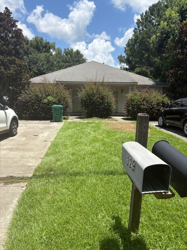 Building Photo - 329 Ruella Ave