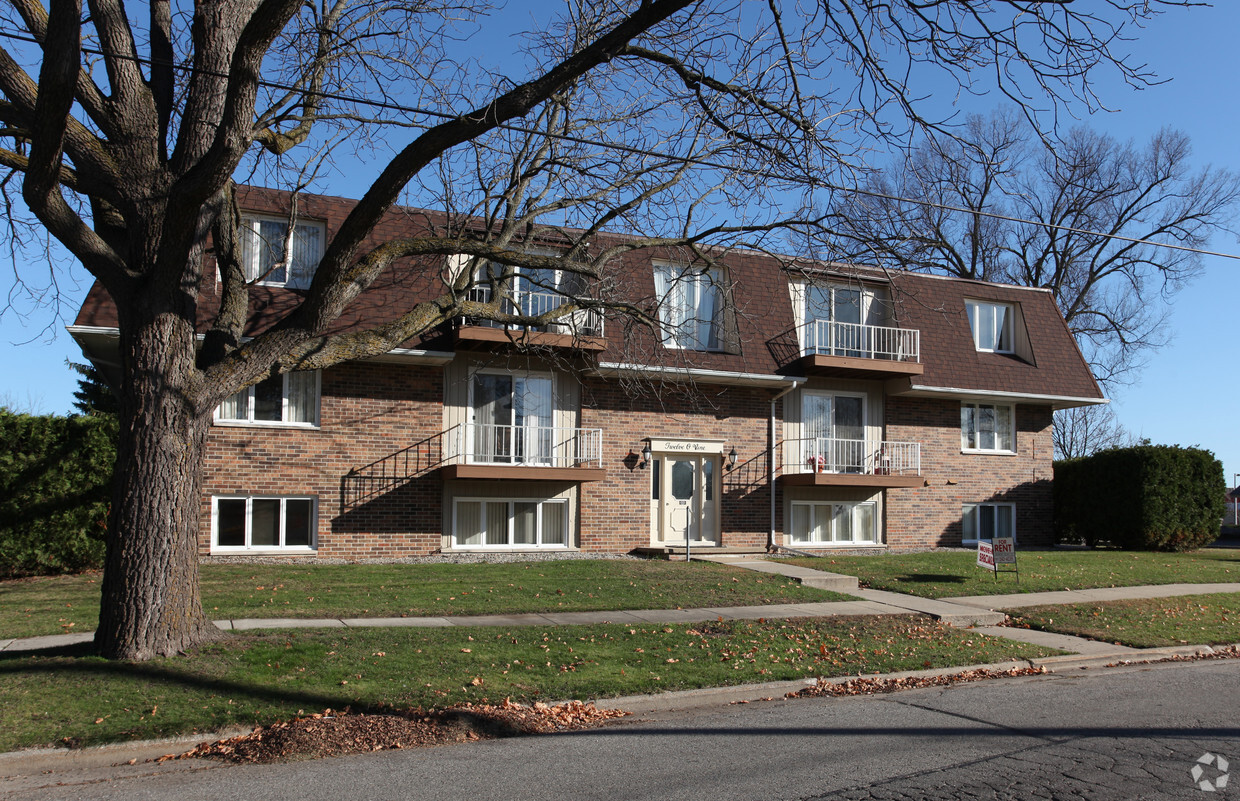 Foto del edificio - DeGroff Apartments