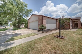 Building Photo - 8603 Dairy View Ln