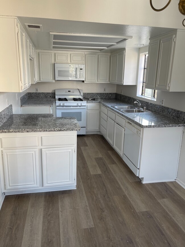 Kitchen - 210 N Belmont St