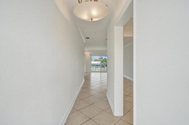 Foto del edificio - 2311 NE 36th St