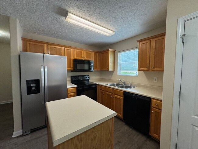 Building Photo - 121 Katydid Dr