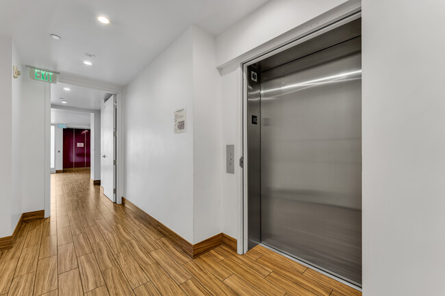 Foto del edificio - 1299 Bush St
