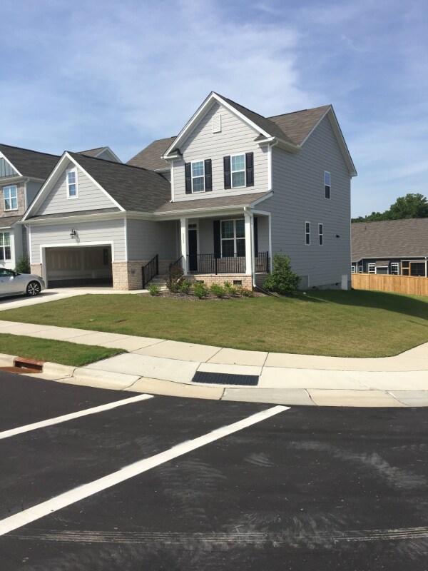 Foto del edificio - 2353 Longmont Dr