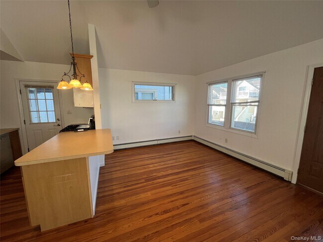 Foto del edificio - 72 Georgia Ave