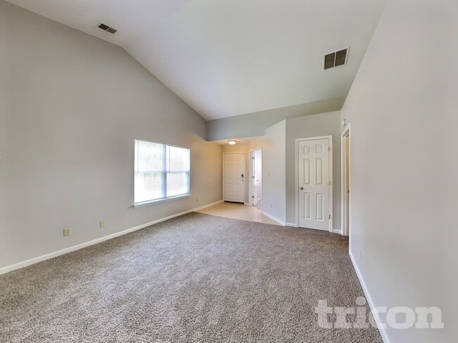 Foto del edificio - 5260 Pin Oak Dr