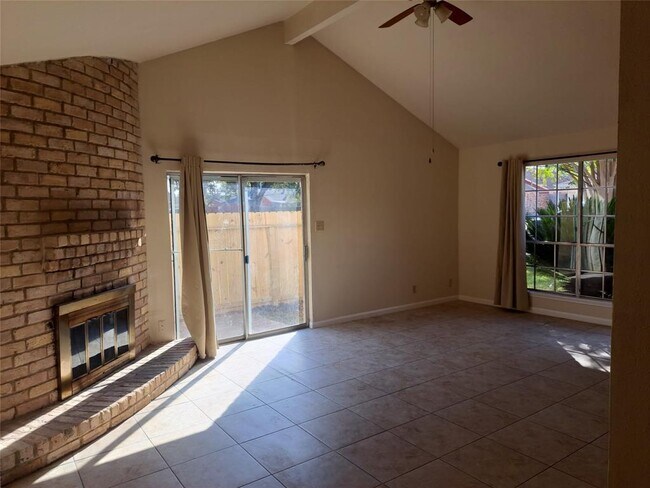 Foto del edificio - 6827 Songbrook Dr
