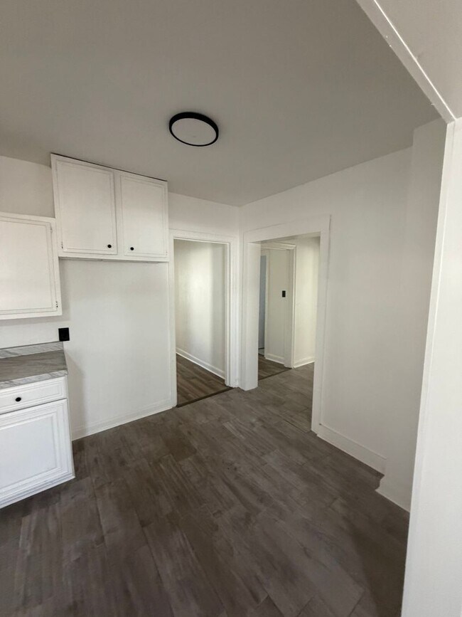 Foto del edificio - 890 Charles Pl