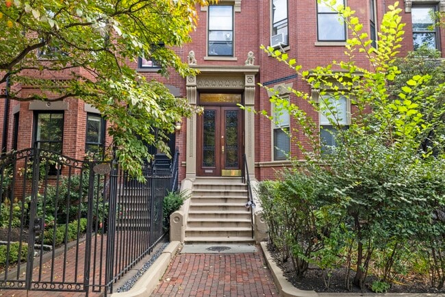 Building Photo - 348 Marlborough St