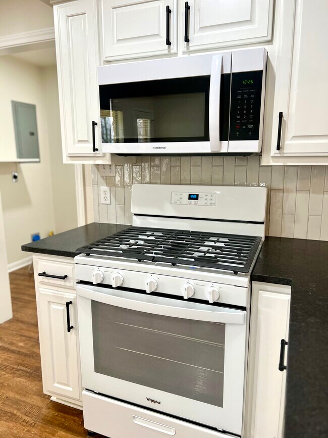 Foto del edificio - 527 N Avenue Y