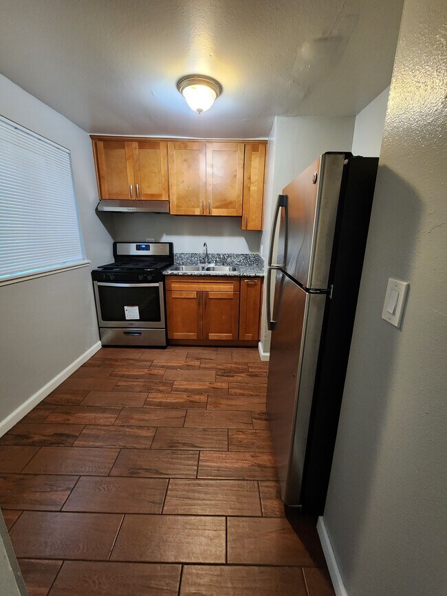 Foto del edificio - 2600 W 8th St