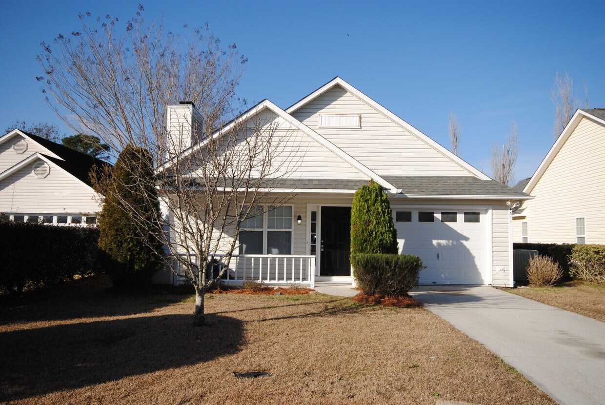 Primary Photo - Adorable 3 Bedroom, 2 Bath, Open Floorplan...